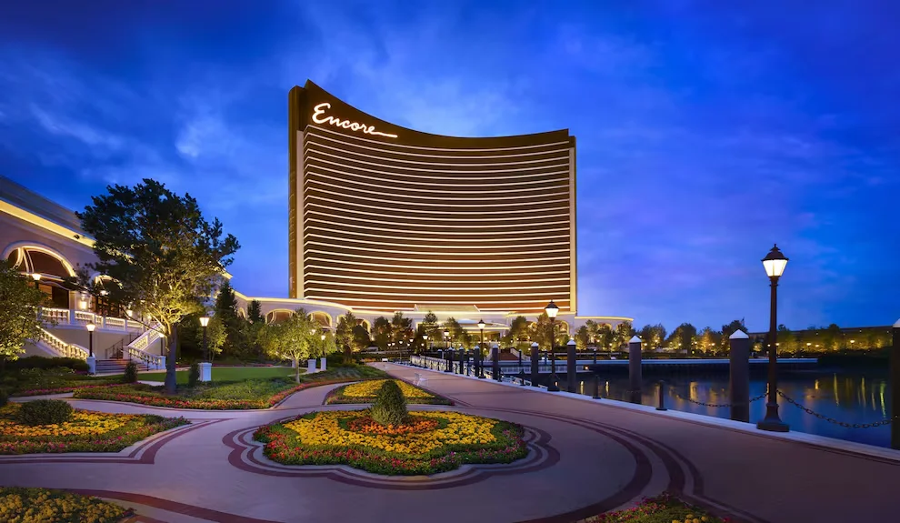 Encore Boston Harbor — curved video wall LED installation